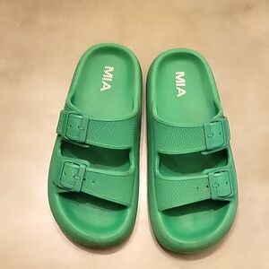MIA Green cloudfoam slides 2 buckles size 7